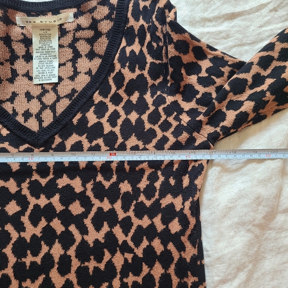 Max Studio Women's Animal Print Chic Contemporary Long Sleeves Tunic Sweater - Picture 10 of 12